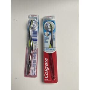 Colgate Advanced Floss-Tip Toothbrush - Medium - 2 Pack